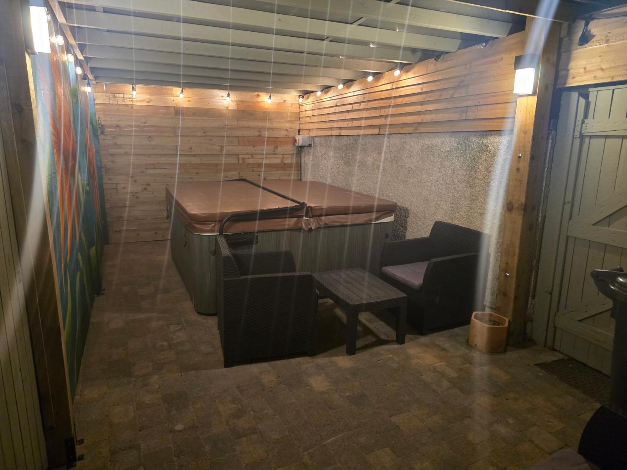 Eden Rose Cottage Hot-Tub Jacuzzi Morecambe-Bay エクステリア 写真